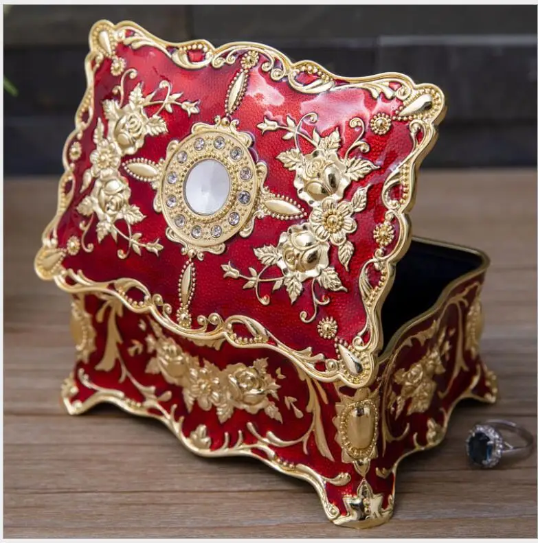 

EuropeMedium Flower Carved Golden Jewelry Storage Box Home Decoration Necklace Ring Box Drawer Orgnizer Z214