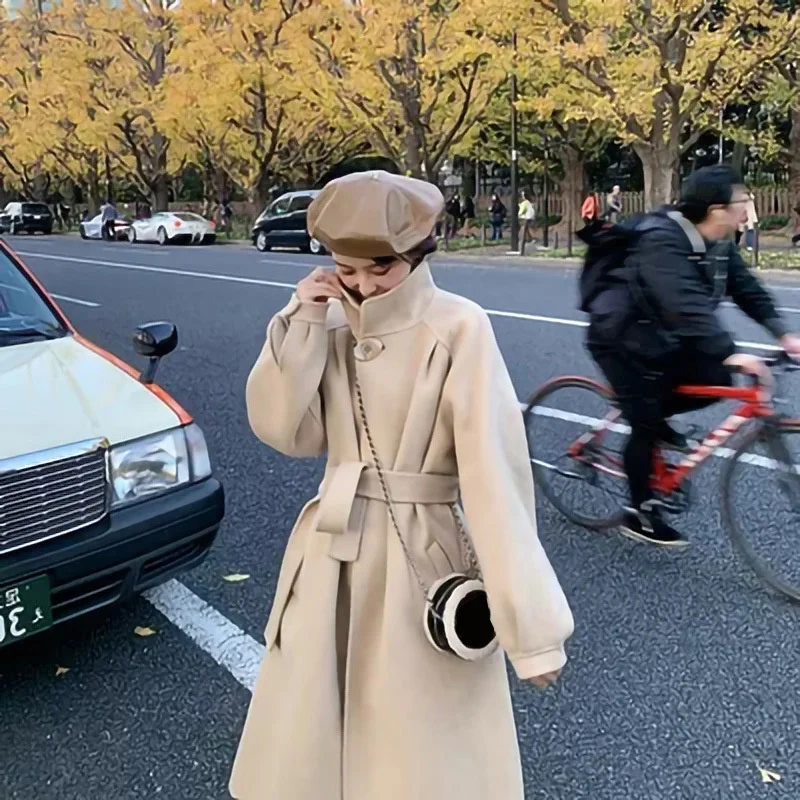 Новинка Осень-зима 2021, двустороннее кашемировое пальто из французской шерсти, Женское шерстяное пальто средней длины на шнуровке с высоким ... 
Новинка Осень-зима 2021, двустороннее кашемировое пальто из французской шерсти, Женское шерстяное пальто средней длины на шнуровке с высоким ...