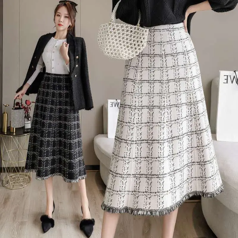 Contrast Plaid Knitted Midi Long Skirt for Women Fall Winter Vintage Soft Warm High Waist Pleated Skirt Female Lady W129
Contrast Plaid Knitted Midi Long Skirt for Women Fall Winter Vintage Soft Warm High Waist Pleated Skirt Female Lady W129