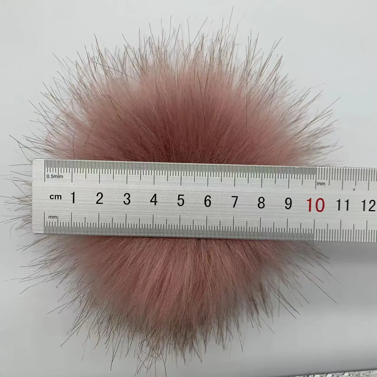 10cm Fake Hair Balls Top Decoration DIY Faux Fox Fur With Hidden Button Bag Pom Soft Cap Key Chain Accessories
10cm Fake Hair Balls Top Decoration DIY Faux Fox Fur With Hidden Button Bag Pom Soft Cap Key Chain Accessories