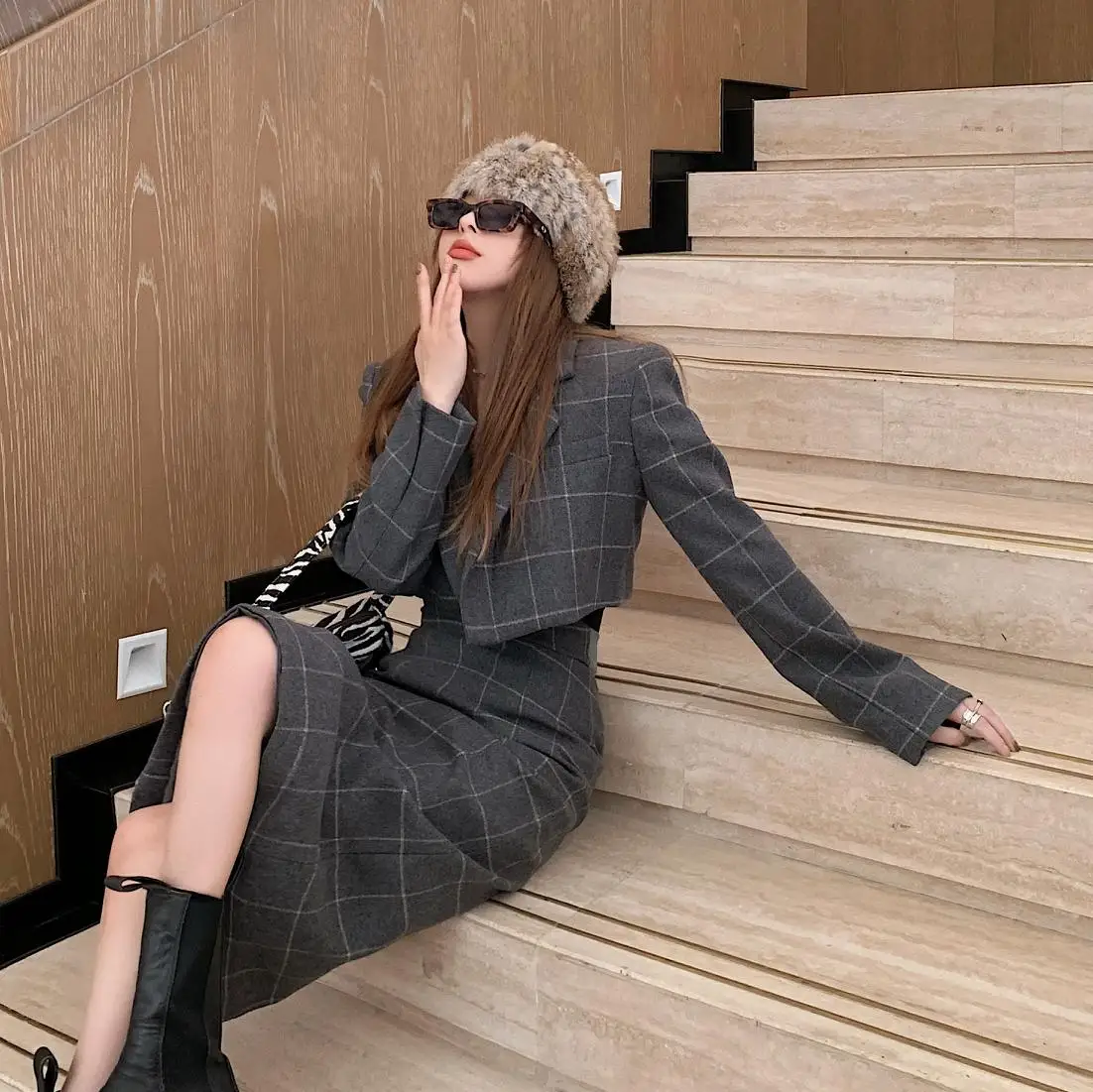 Spring Autumn Vintage Plaid Women's Skirt Suit Short Woolen Jacket Slim Wrap Skirt Office Two-Piece Set Female Korea Clothing
Spring Autumn Vintage Plaid Women's Skirt Suit Short Woolen Jacket Slim Wrap Skirt Office Two-Piece Set Female Korea Clothing