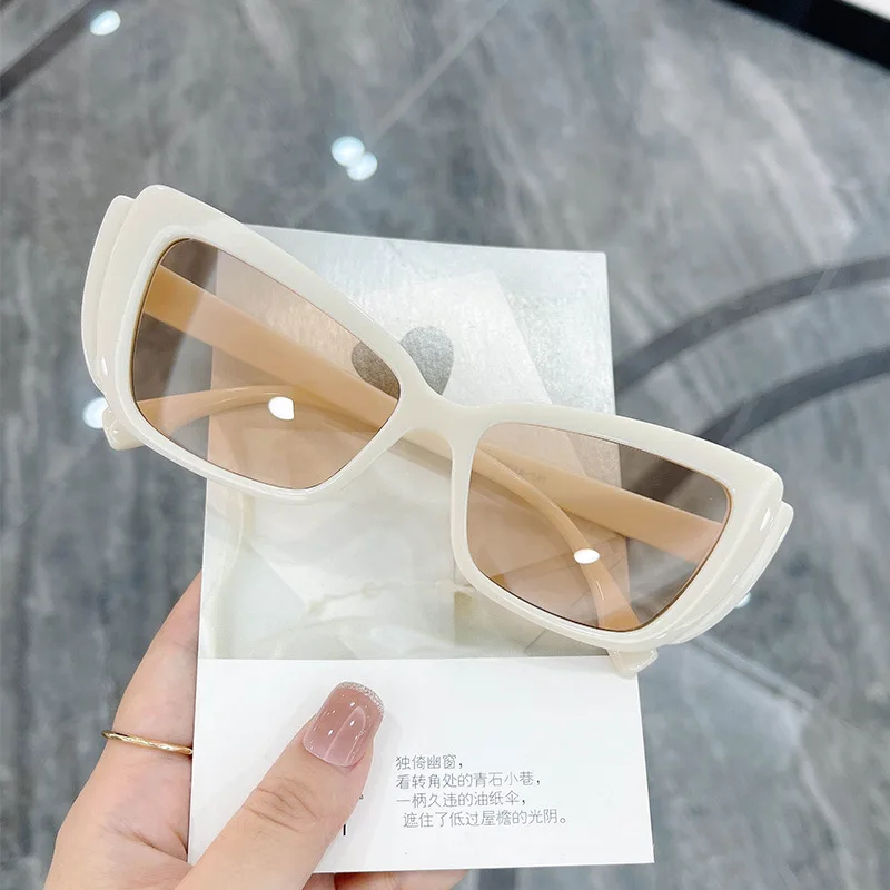 New Unisex Rectangle Vintage Sunglasses 2021 Fashion Design Retro Small Frame Sun Glasses Female Lady Eyeglass Cat Eye Casual
New Unisex Rectangle Vintage Sunglasses 2021 Fashion Design Retro Small Frame Sun Glasses Female Lady Eyeglass Cat Eye Casual