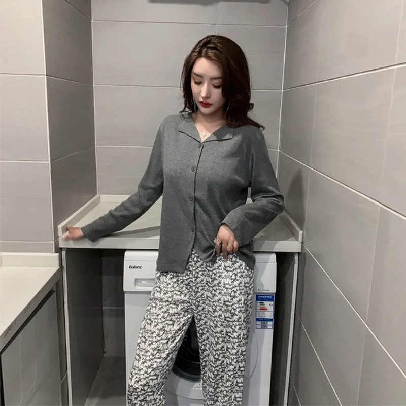 2021 New Early Spring Cotton Pajamas Women's Two-piece Korean Loose Large Size Suit Leopard Print Pajamas Women's Home Clothes
2021 New Early Spring Cotton Pajamas Women's Two-piece Korean Loose Large Size Suit Leopard Print Pajamas Women's Home Clothes