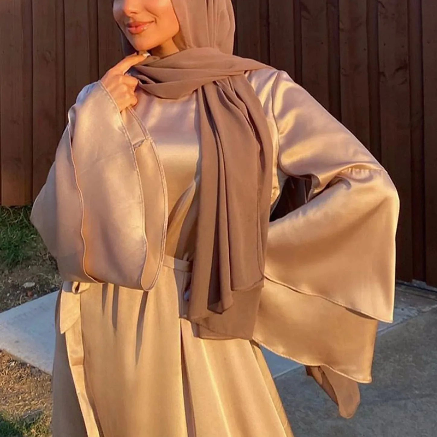 Satin Bandage Maxi Dress 2021 High Split Elegant Solid Color Vintage Robe Full Sleeve Ankle Length Dress Oversize Robe Femme
Satin Bandage Maxi Dress 2021 High Split Elegant Solid Color Vintage Robe Full Sleeve Ankle Length Dress Oversize Robe Femme