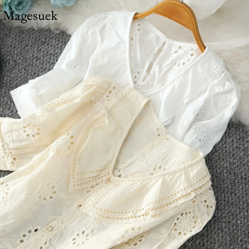 Summer Hollow Out Lace Blouse New V Neck Embroidery Floral Stitching Women Tops Sweet Doll Collar Slim Half Sleeve Shirt 14261
Summer Hollow Out Lace Blouse New V Neck Embroidery Floral Stitching Women Tops Sweet Doll Collar Slim Half Sleeve Shirt 14261