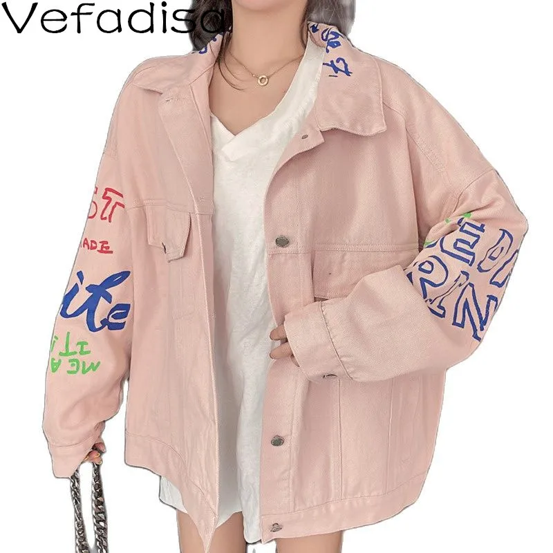 Vefadisa Pink White Letter Print Denim Coat Women 2021 Autumn Streetwear Printed Denim Jacket Plus Size Female Jacket QYF6095 
Vefadisa Pink White Letter Print Denim Coat Women 2021 Autumn Streetwear Printed Denim Jacket Plus Size Female Jacket QYF6095