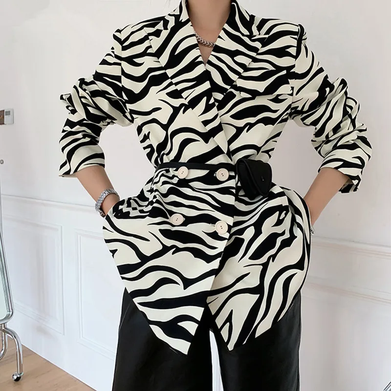 2021 Women Zebra Pattern Big Size Blazer New Lapel Long Sleeve Loose Fit Jacket Fashion Tide Spring Autumn
2021 Women Zebra Pattern Big Size Blazer New Lapel Long Sleeve Loose Fit Jacket Fashion Tide Spring Autumn