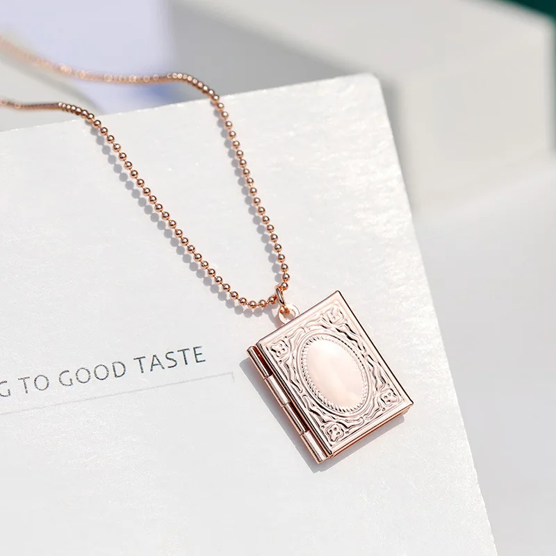 Charms Jewelry Woman's Fashion Necklaces Printed Square Floating Locket Pendant Necklace for Girl Openable Photo Frame
Charms Jewelry Woman's Fashion Necklaces Printed Square Floating Locket Pendant Necklace for Girl Openable Photo Frame