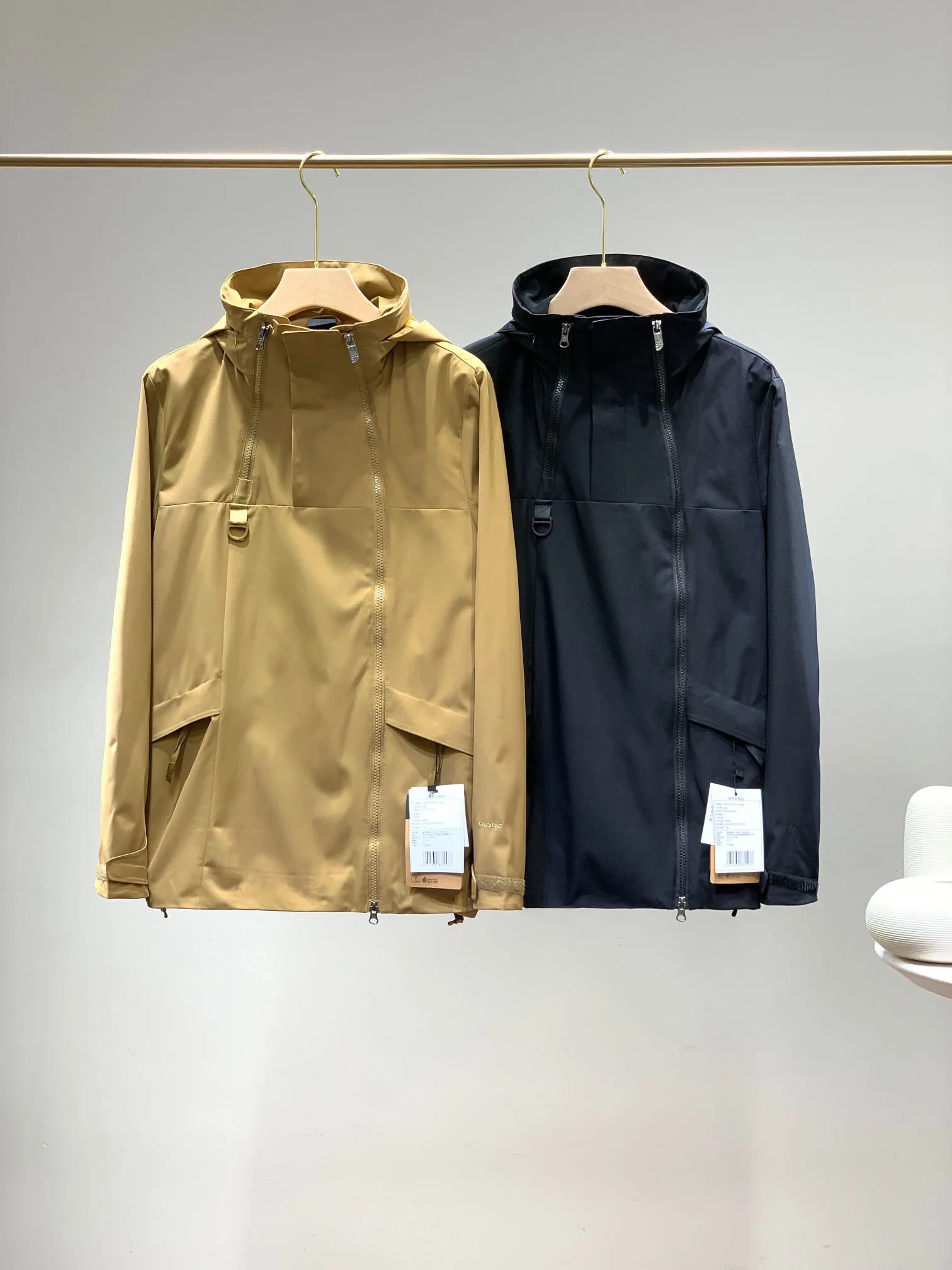 Spring and Autumn Men's Jacket Solid Color Windproof Waterproof Outdoor Hooded Jacket Slim Jacket Heihg Quality stone
Spring and Autumn Men's Jacket Solid Color Windproof Waterproof Outdoor Hooded Jacket Slim Jacket Heihg Quality stone