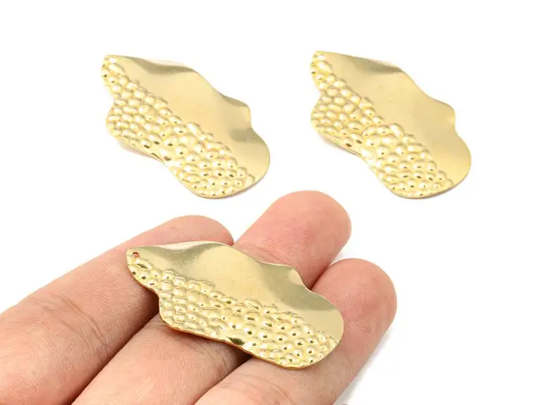 Brass Wavy Charms - Raw Brass Wavy Earrings and Pendant - 6PCS/LOT - Jewelry Supplies - 42.54x28.51x1.95mm - PP2572
Brass Wavy Charms - Raw Brass Wavy Earrings and Pendant - 6PCS/LOT - Jewelry Supplies - 42.54x28.51x1.95mm - PP2572