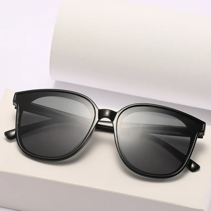 2021 new Sunglasses Women's Korean fashion trendy Sunglasses men's versatile sunshade Women's Sunglasses for men Glasses 
2021 new Sunglasses Women's Korean fashion trendy Sunglasses men's versatile sunshade Women's Sunglasses for men Glasses