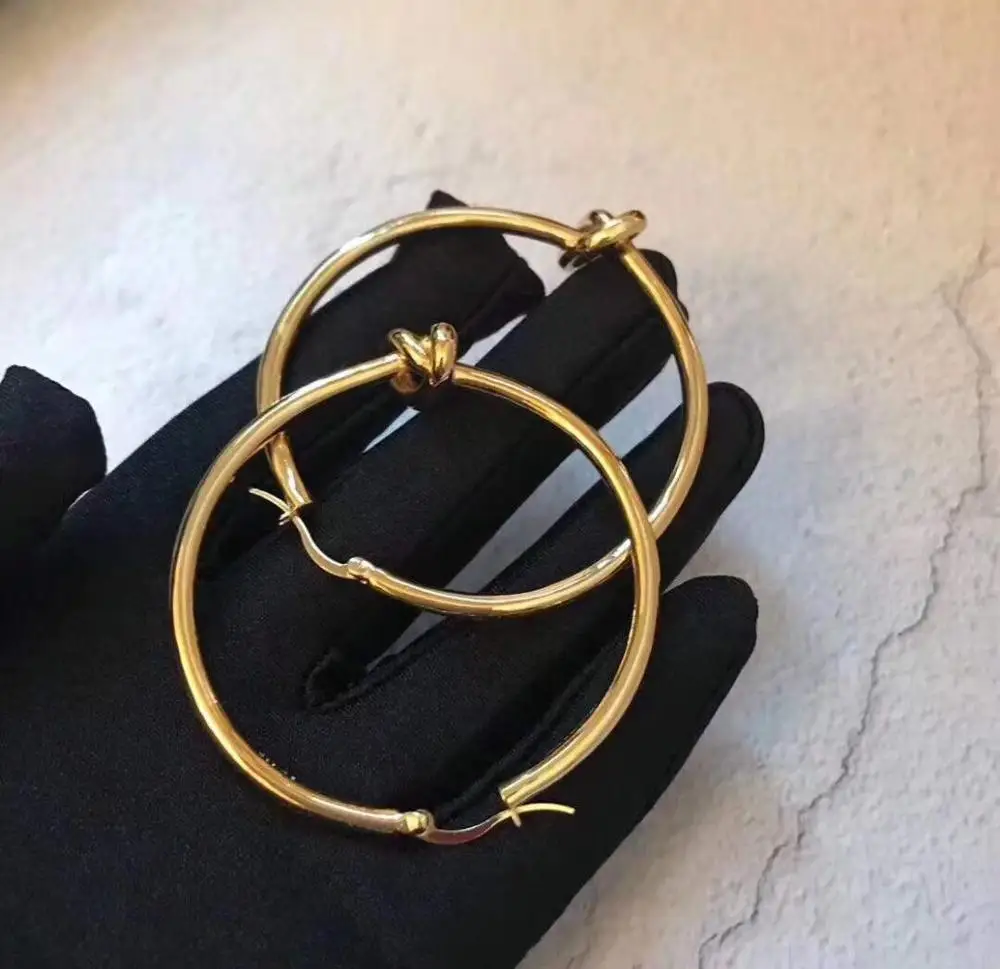 Серьги в Корейском стиле для офиса, очень большие широкие Роскошные брендовые массивные серьги с узлом, толстые золотые кольца белого золот...
Серьги в Корейском стиле для офиса, очень большие широкие Роскошные брендовые массивные серьги с узлом, толстые золотые кольца белого золот...