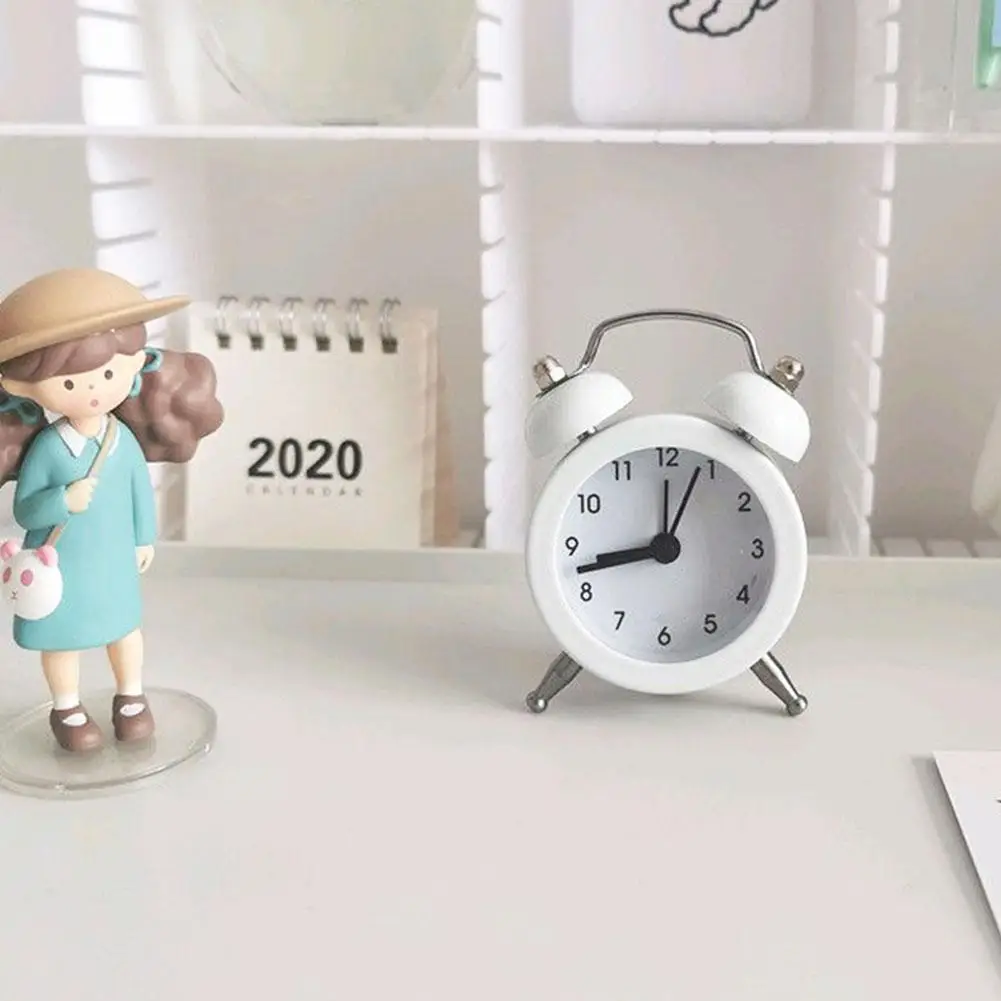 2021 Simplicity Alarm Clock Bedroom Heavy Sleeper Modern Clock Alloy Alarm Bell Metal Silent Household Twin Decoration M6D1
2021 Simplicity Alarm Clock Bedroom Heavy Sleeper Modern Clock Alloy Alarm Bell Metal Silent Household Twin Decoration M6D1
