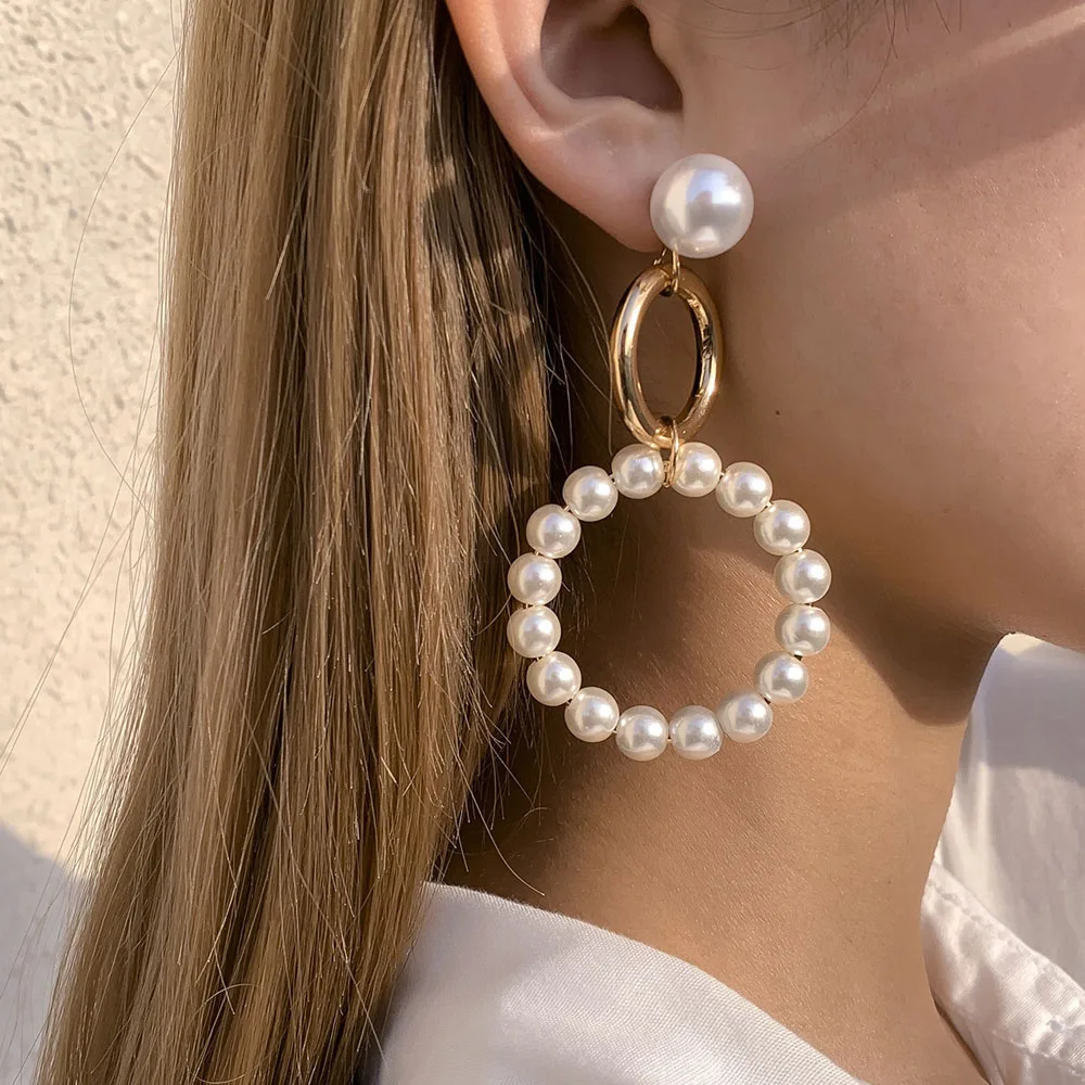 New Simple Korean Plain Pearl Hoop Earrings For Women Statement Unique Gold Metal Big earings 2021 Trend Fashion Earring Jewelry
New Simple Korean Plain Pearl Hoop Earrings For Women Statement Unique Gold Metal Big earings 2021 Trend Fashion Earring Jewelry