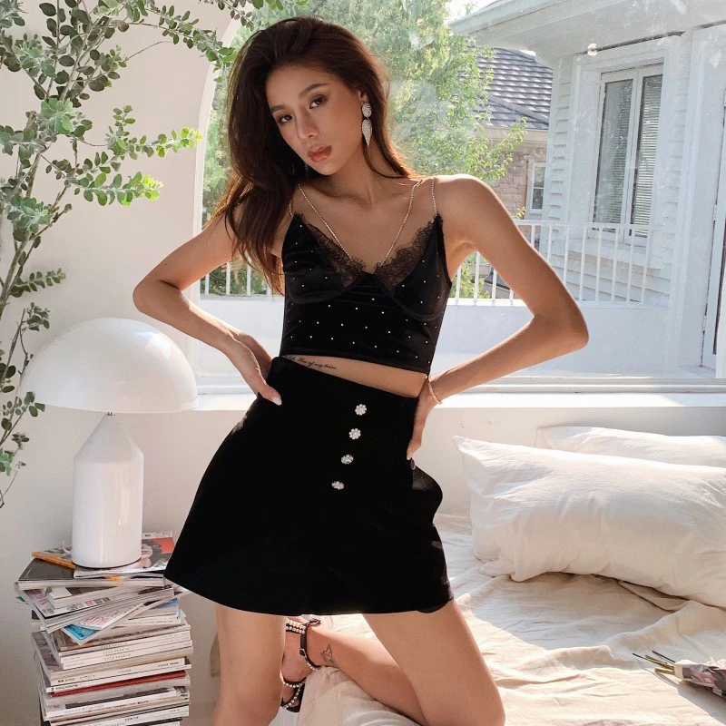 Cacah Up women's lace strap, velvet stitching diamond chain T-shirt, new original design fashion sexy vest women
Cacah Up women's lace strap, velvet stitching diamond chain T-shirt, new original design fashion sexy vest women