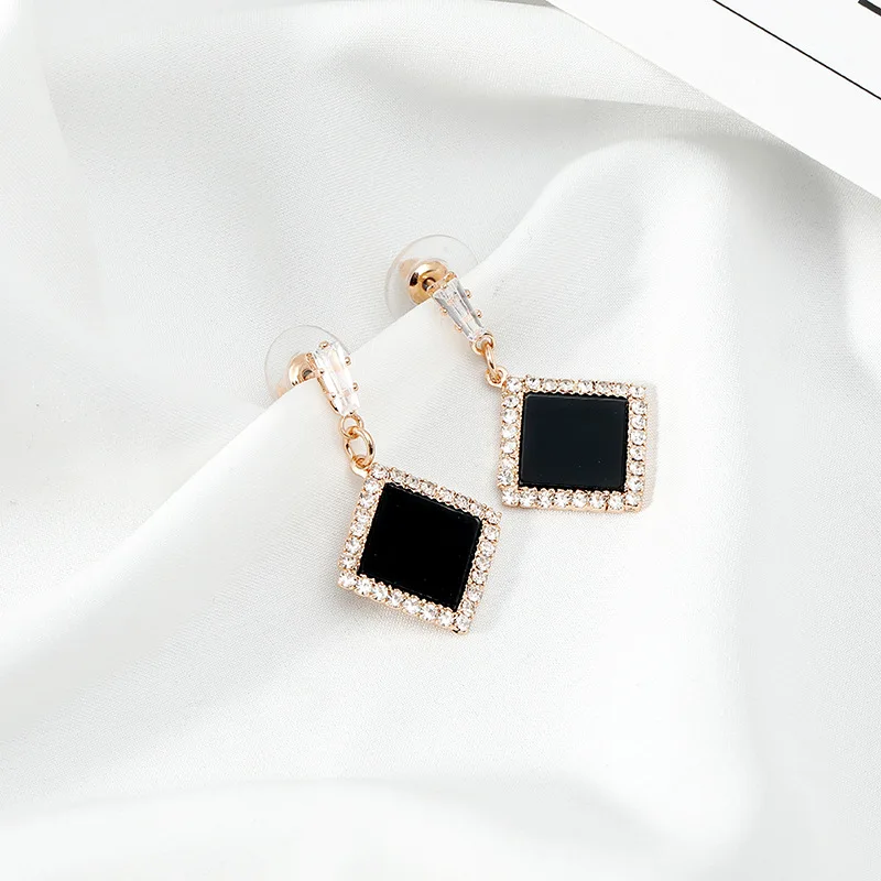 Женские серьги в стиле ретро, яркие красные серьги в Корейском стиле, 2020 
Женские серьги в стиле ретро, яркие красные серьги в Корейском стиле, 2020