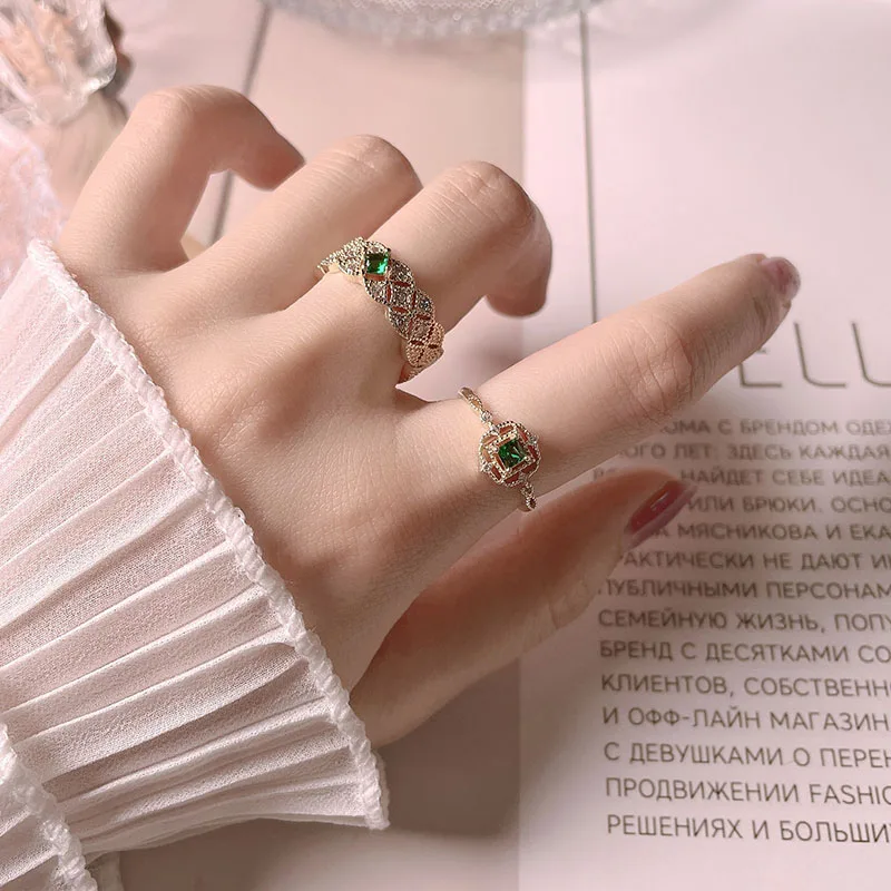 Retro Hollow Out Rings Opening Adjustable Retro Light Luxury Palace Style Emerald Gem Rings for Women Jewelry Gifts 
Retro Hollow Out Rings Opening Adjustable Retro Light Luxury Palace Style Emerald Gem Rings for Women Jewelry Gifts