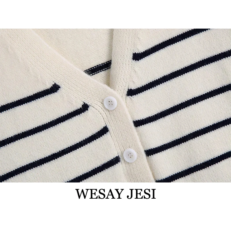 WESAY JESI 2021 Spring New Fashion Striped Short Knit Sleeveless Button V-neck Vest Fashion Retro Temperament Vest Casual Top
WESAY JESI 2021 Spring New Fashion Striped Short Knit Sleeveless Button V-neck Vest Fashion Retro Temperament Vest Casual Top