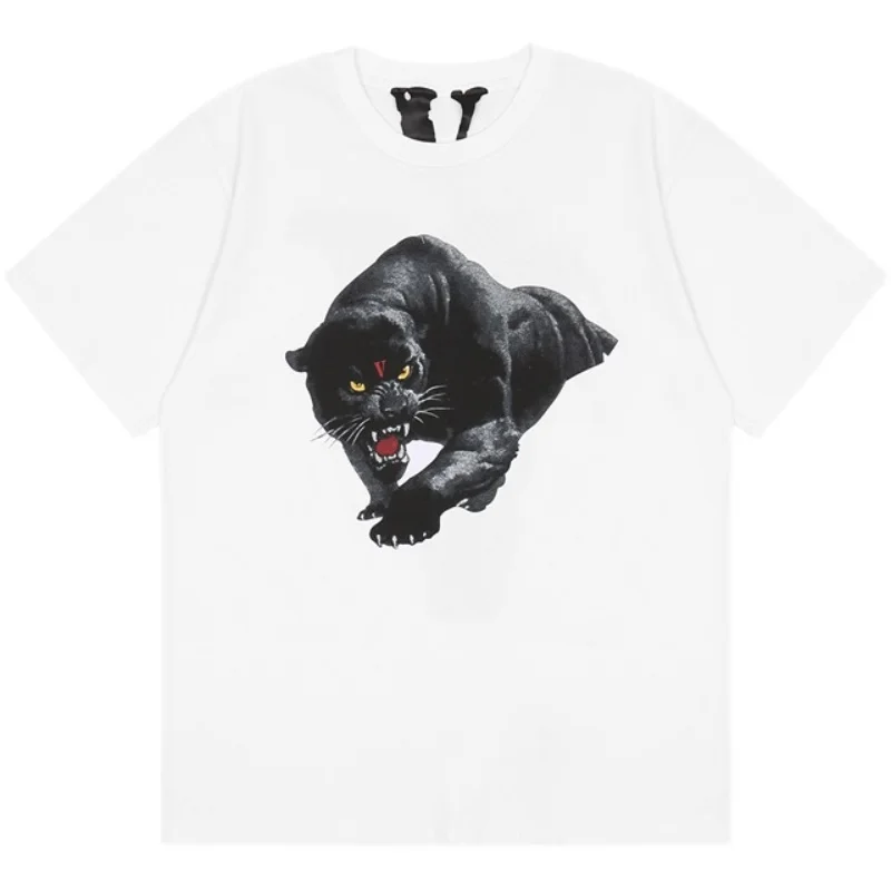 Trendy Brand Vlone 2021 Spring and Summer New Black Panther Print T-shirt High Street Loose Men and Women Casual Round Neck Shor
Trendy Brand Vlone 2021 Spring and Summer New Black Panther Print T-shirt High Street Loose Men and Women Casual Round Neck Shor