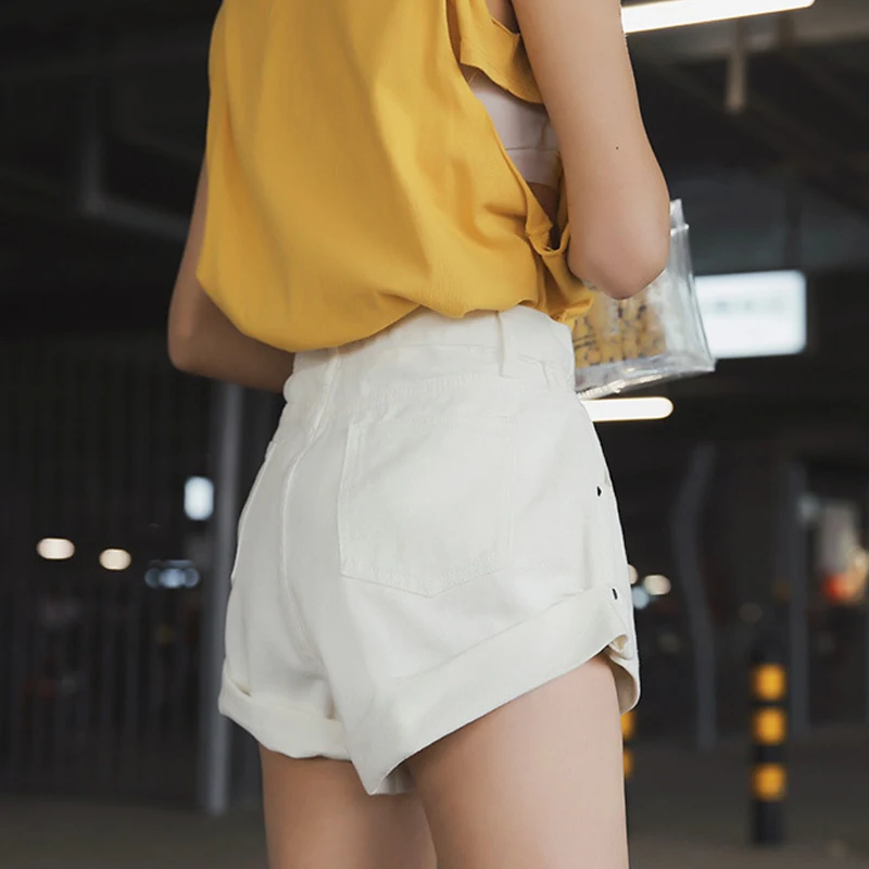 Summer Denim Shorts for Women Casual Loose Ladies Wide Leg Shorts Vintage Elastic High Waist Female Jeans Shorts with Pockets
Summer Denim Shorts for Women Casual Loose Ladies Wide Leg Shorts Vintage Elastic High Waist Female Jeans Shorts with Pockets