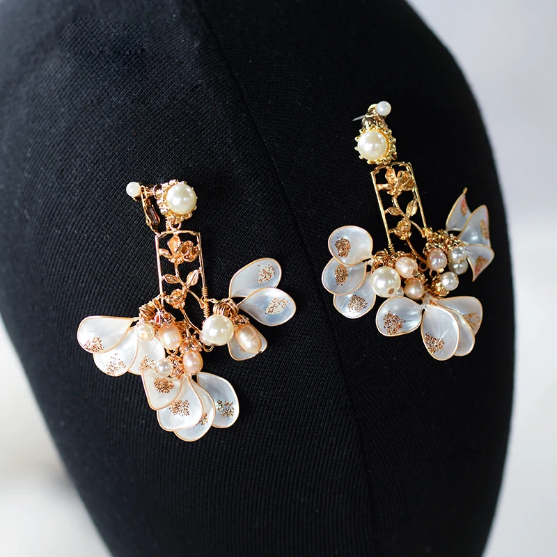 European Beading Brides Ear Clip Evening Woman Pearls Wedding Earrings Prom Hair Jewelry
European Beading Brides Ear Clip Evening Woman Pearls Wedding Earrings Prom Hair Jewelry