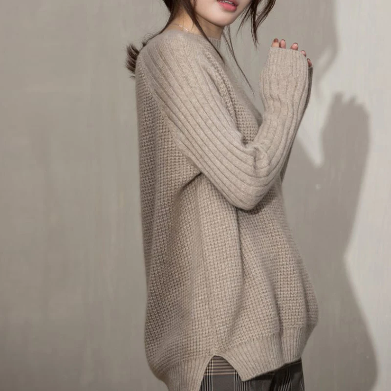 ATTYYWS Autumn and winter new round neck cashmere sweater female loose head warm and comfortable full sleeve knit wool sweater
ATTYYWS Autumn and winter new round neck cashmere sweater female loose head warm and comfortable full sleeve knit wool sweater