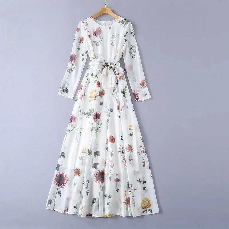 European and American women's clothing new 2021 spring Long sleeved round neck print lace-up Fashion pleated dress
European and American women's clothing new 2021 spring Long sleeved round neck print lace-up Fashion pleated dress