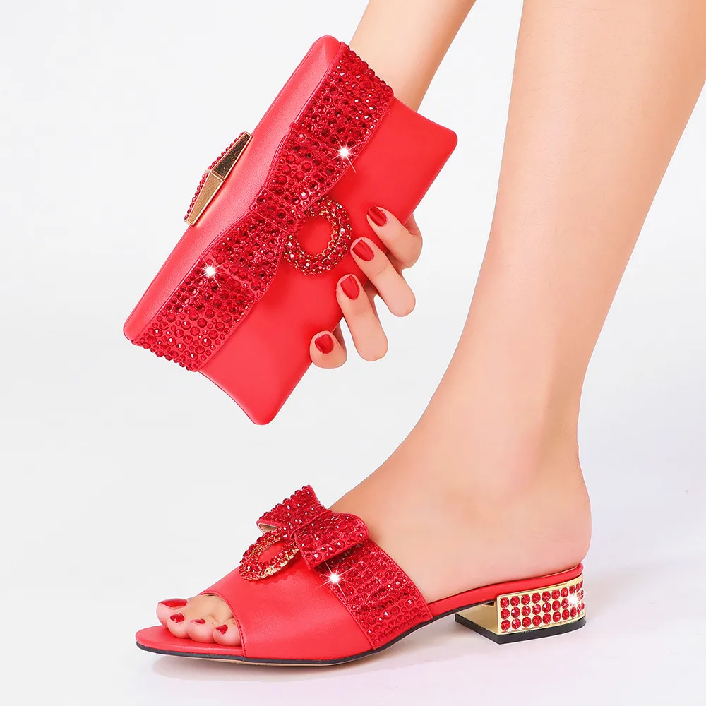 2021 new Italian design African Nigerian high heel party Crystal Rhinestone Wedding Shoes and hand-held straddle Dinner Bag slip
2021 new Italian design African Nigerian high heel party Crystal Rhinestone Wedding Shoes and hand-held straddle Dinner Bag slip