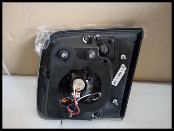 Eosuns Rear Lamp Tail Light Assembly for Nissan Y62 2011-2018
Eosuns Rear Lamp Tail Light Assembly for Nissan Y62 2011-2018