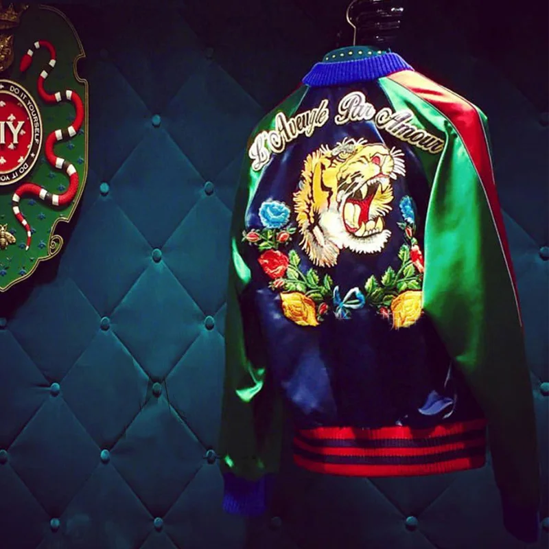 2021 Bomber Women Short Coats Baseball Jackets Vintage Tiger Head Embroidered Autumn Pilots Outerwear Clothes Jaqueta Feminina
2021 Bomber Women Short Coats Baseball Jackets Vintage Tiger Head Embroidered Autumn Pilots Outerwear Clothes Jaqueta Feminina