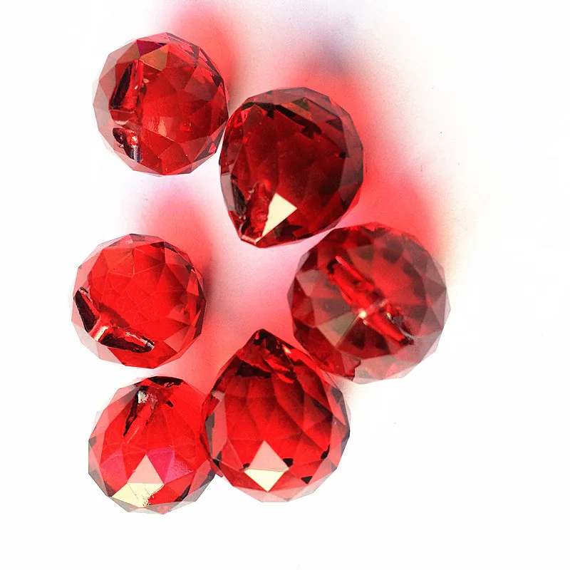 

Top Quality 24pcs 20mm Faceted Artificial Crystal Glass Red Feng Shui Balls Chandelier Parts Lighting Balls Christmas Decoration