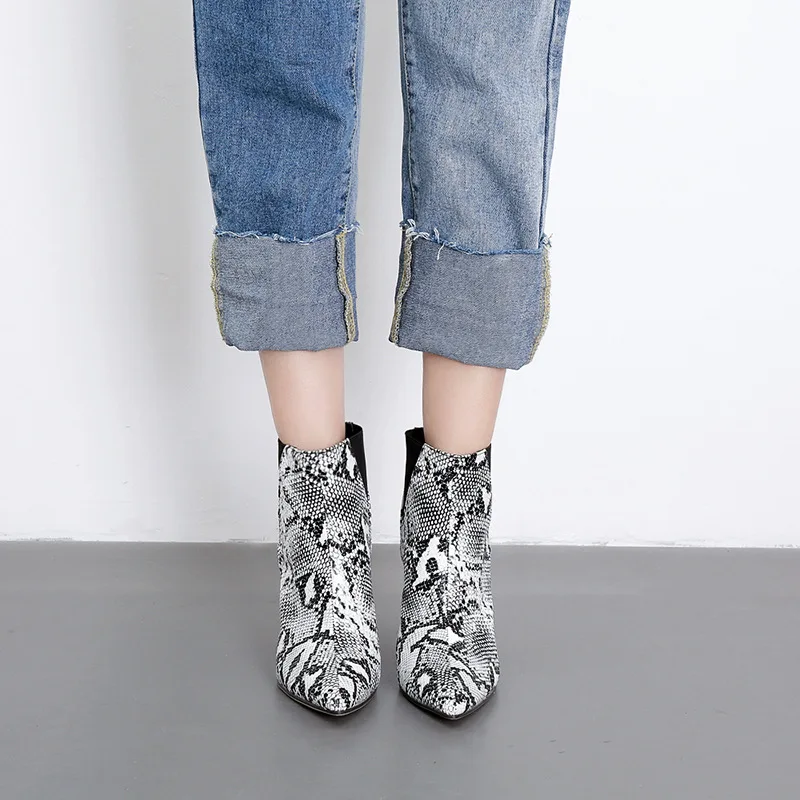New Women Slip-On Boots Snake Print Ankle Boots For Women Thin Heels Fashion Pointed toe Ladies Sexy Boots shoes ERD4
New Women Slip-On Boots Snake Print Ankle Boots For Women Thin Heels Fashion Pointed toe Ladies Sexy Boots shoes ERD4