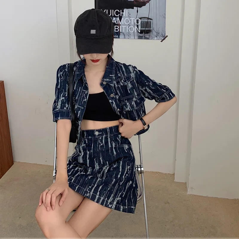 Summer Korean Casual denim skirt suit Two piece sets 2021 New short-sleeved denim shirt + mini skirt women's suit
Summer Korean Casual denim skirt suit Two piece sets 2021 New short-sleeved denim shirt + mini skirt women's suit