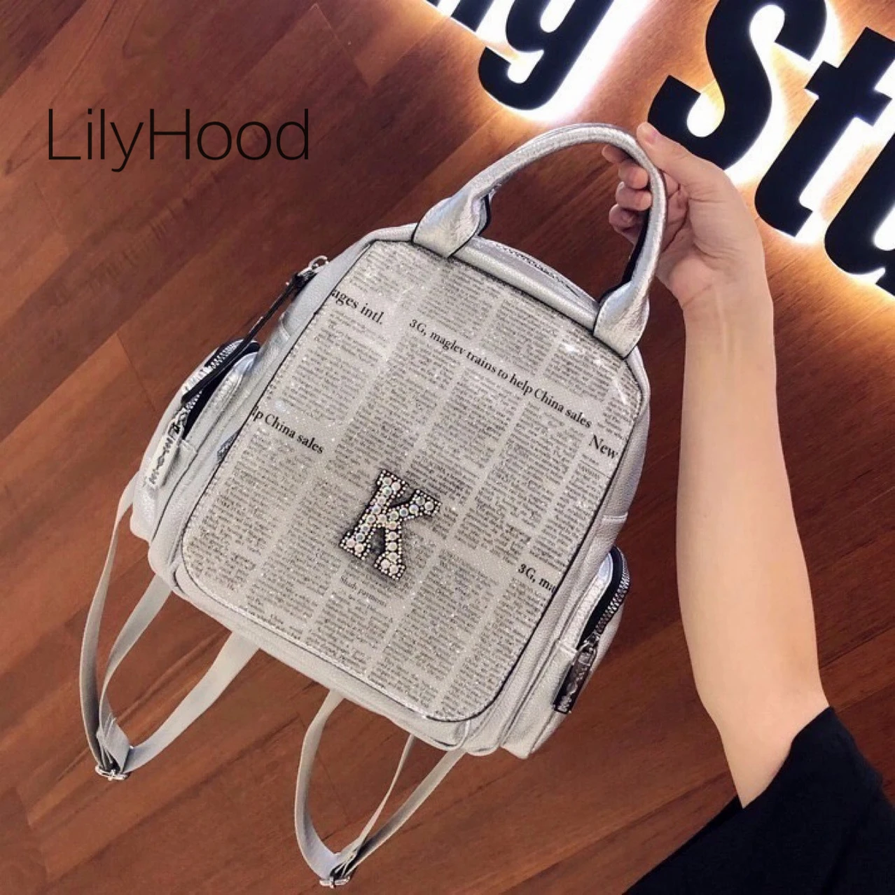 Women New Paper Printing Vegan Leather Silver Backpack Female Leisure Tide Desinger Artificial Leather Diamonds Travel Knapsack
Women New Paper Printing Vegan Leather Silver Backpack Female Leisure Tide Desinger Artificial Leather Diamonds Travel Knapsack