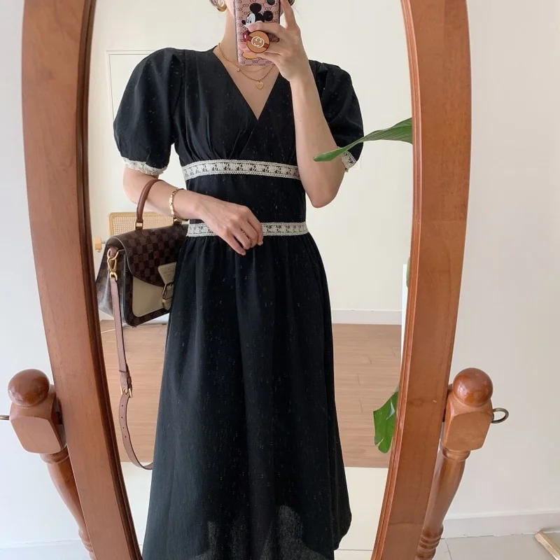French Retro Lace Dress Women Elegant Vintage Temperament Chic Korean Dress Female Casual Pretty Party Holiday Dress 2021 New
French Retro Lace Dress Women Elegant Vintage Temperament Chic Korean Dress Female Casual Pretty Party Holiday Dress 2021 New