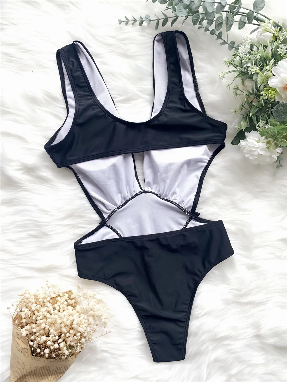 2021 Summer Women Retro One Piece Bodysuit Deep V Neck Design Swimwear Nylon Swimming Suits Solid Color Monokini Sling Bikini
2021 Summer Women Retro One Piece Bodysuit Deep V Neck Design Swimwear Nylon Swimming Suits Solid Color Monokini Sling Bikini