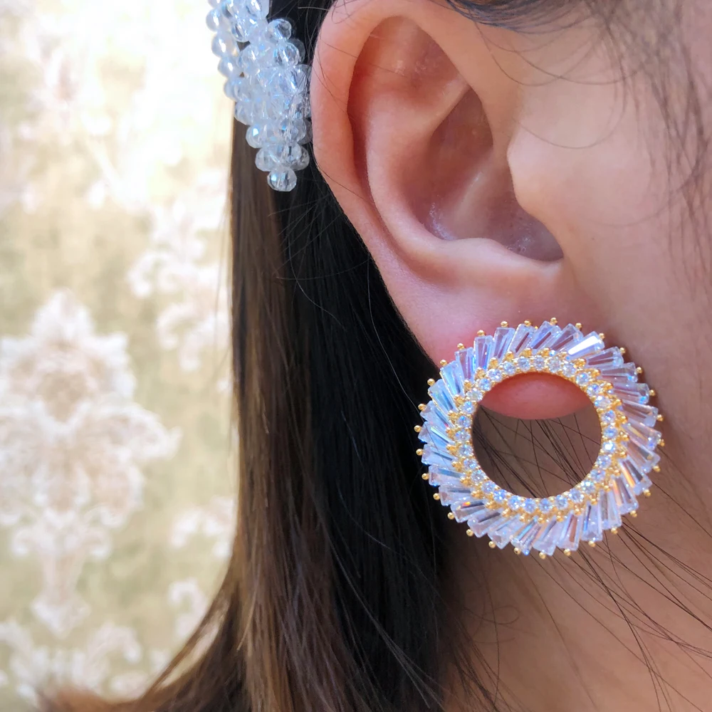 Trendy New Romantic Summer beach shiny Sparkly Stud Earrings New Trendy Round Full Cubic Zirconia Women Anniversary Party Gift
Trendy New Romantic Summer beach shiny Sparkly Stud Earrings New Trendy Round Full Cubic Zirconia Women Anniversary Party Gift