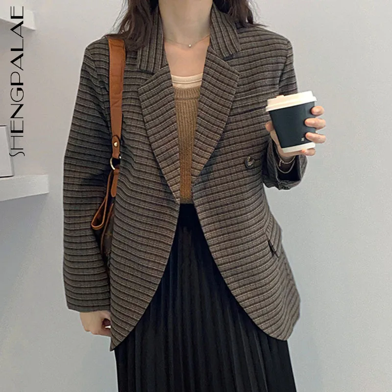 SHENGPALAE fashion plaid blazer women's autumn 2021 new notched loose double breasted long sleeve suit jacket female tide 5E4554
SHENGPALAE fashion plaid blazer women's autumn 2021 new notched loose double breasted long sleeve suit jacket female tide 5E4554