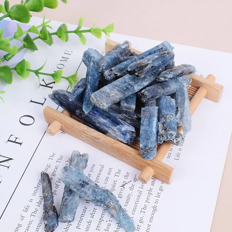 100gNatural Kyanite Long Strip Original Minerals Crystal Gems Blue Crystal Quartz Meditation Stone Reiki Healing Home Decoration
100gNatural Kyanite Long Strip Original Minerals Crystal Gems Blue Crystal Quartz Meditation Stone Reiki Healing Home Decoration