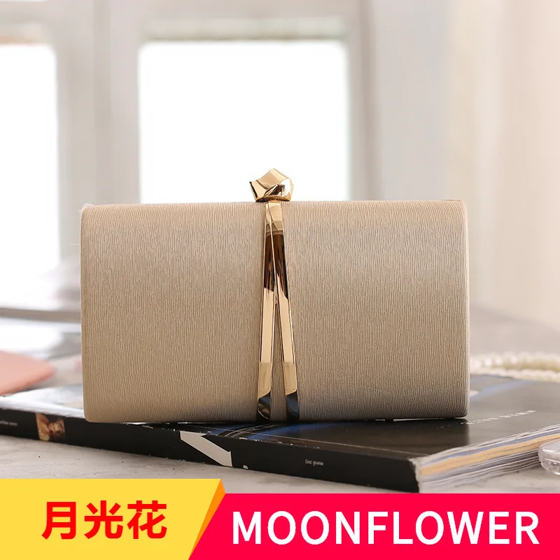 Европейский и красивый модный клатч, маленькая квадратная сумка, обеденная сумка, Диагональная Сумка на одно плечо
Европейский и красивый модный клатч, маленькая квадратная сумка, обеденная сумка, Диагональная Сумка на одно плечо