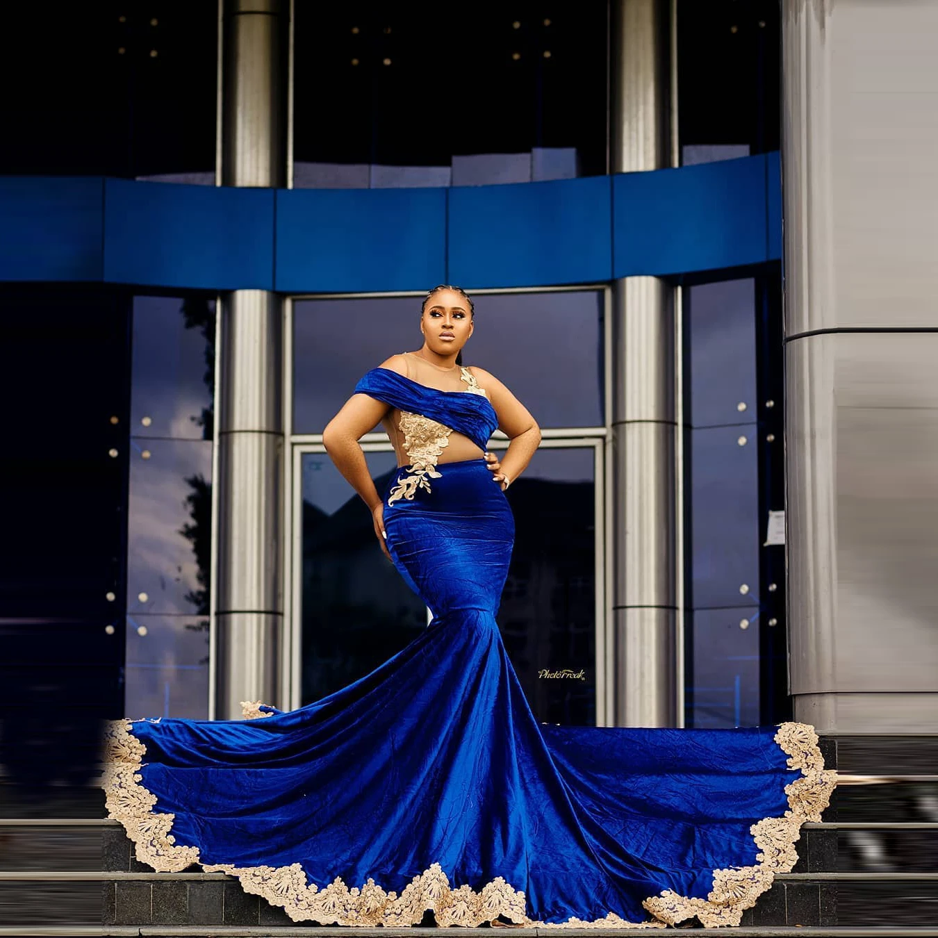 Вельветовые вечерние платья Aso Ebi, с золотыми аппликациями, без рукавов, Королевского синего цвета, на заказ, размера плюс
Вельветовые вечерние платья Aso Ebi, с золотыми аппликациями, без рукавов, Королевского синего цвета, на заказ, размера плюс
