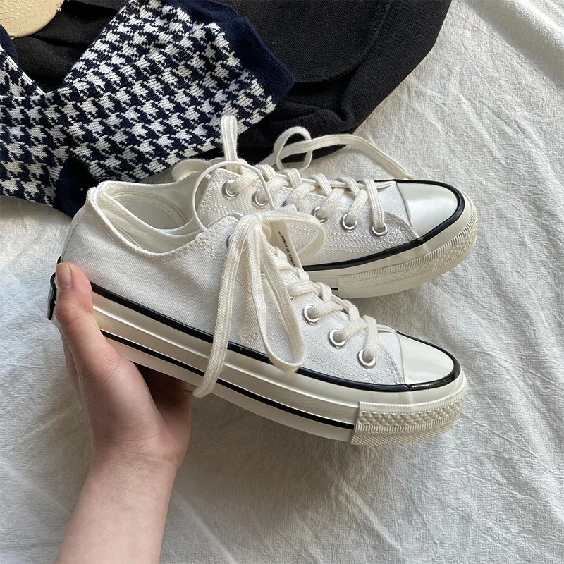 Size 35-44 Unisex Boys Girls Chic Classic White and Black Canvas Shoes Female Male Sneakers Solid Color All Match Basic Gumshoes
Size 35-44 Unisex Boys Girls Chic Classic White and Black Canvas Shoes Female Male Sneakers Solid Color All Match Basic Gumshoes
