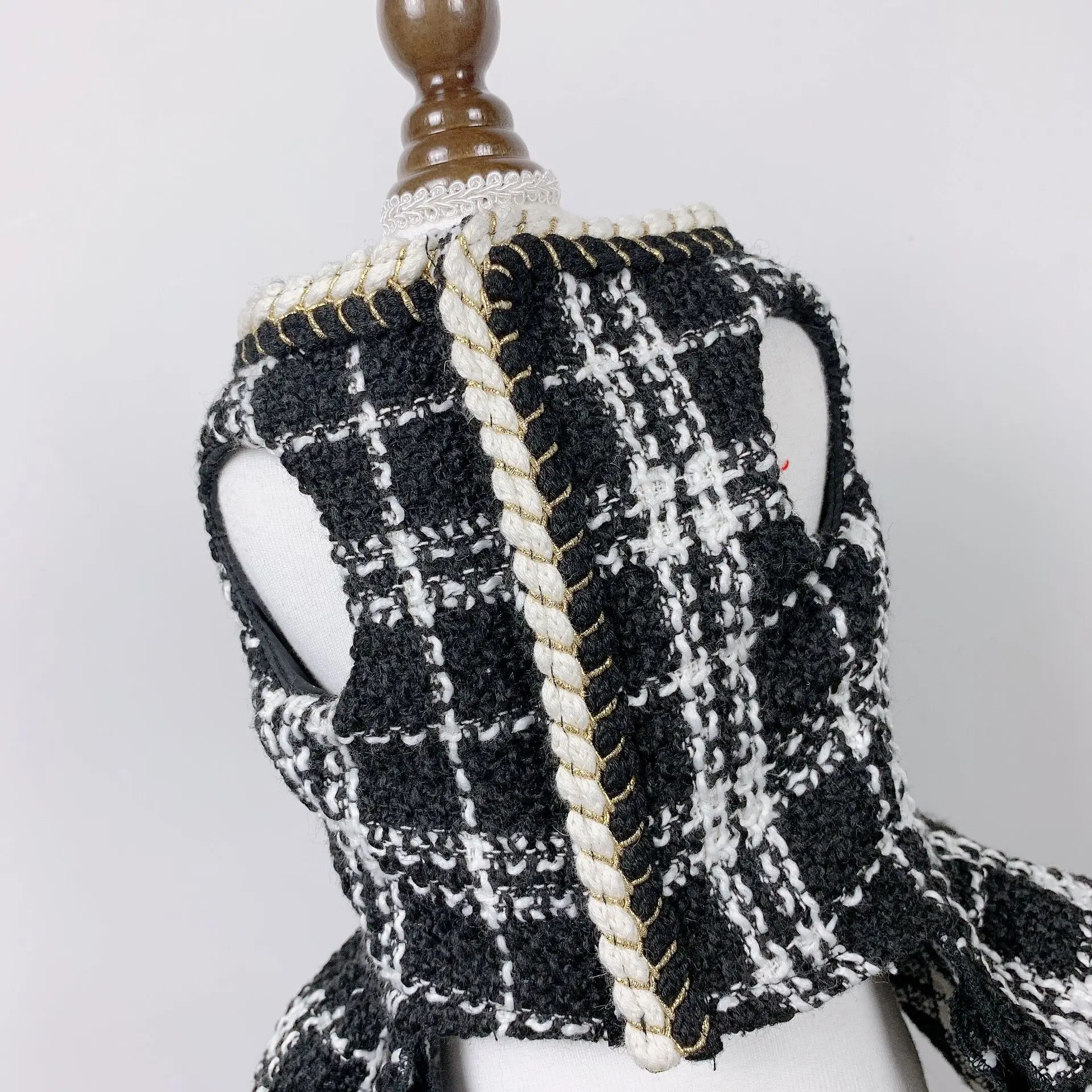 Love Little Fragrance Pet Autumn Winter Dress Cat Dog Clothes Teddy Dolden Hair Alaska New
Love Little Fragrance Pet Autumn Winter Dress Cat Dog Clothes Teddy Dolden Hair Alaska New