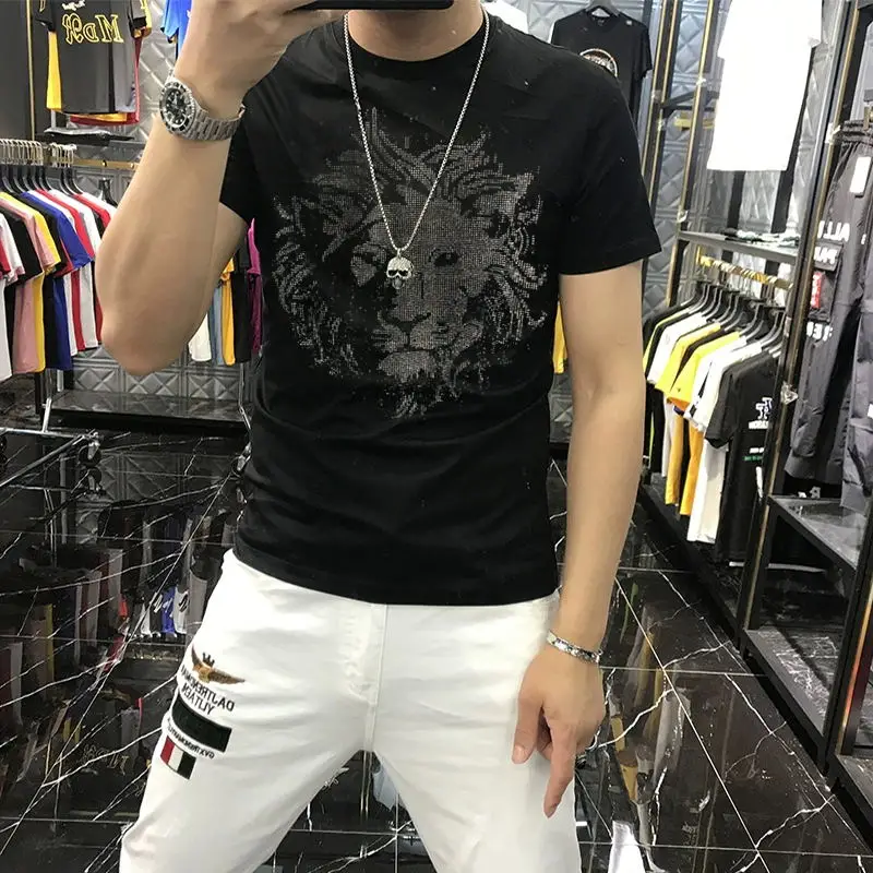 2021 New Fashion Men's T-Shirt Summer Pure Cotton Breathable Hot Diamond Lion Pattern Casual Star O-Neck Top
2021 New Fashion Men's T-Shirt Summer Pure Cotton Breathable Hot Diamond Lion Pattern Casual Star O-Neck Top