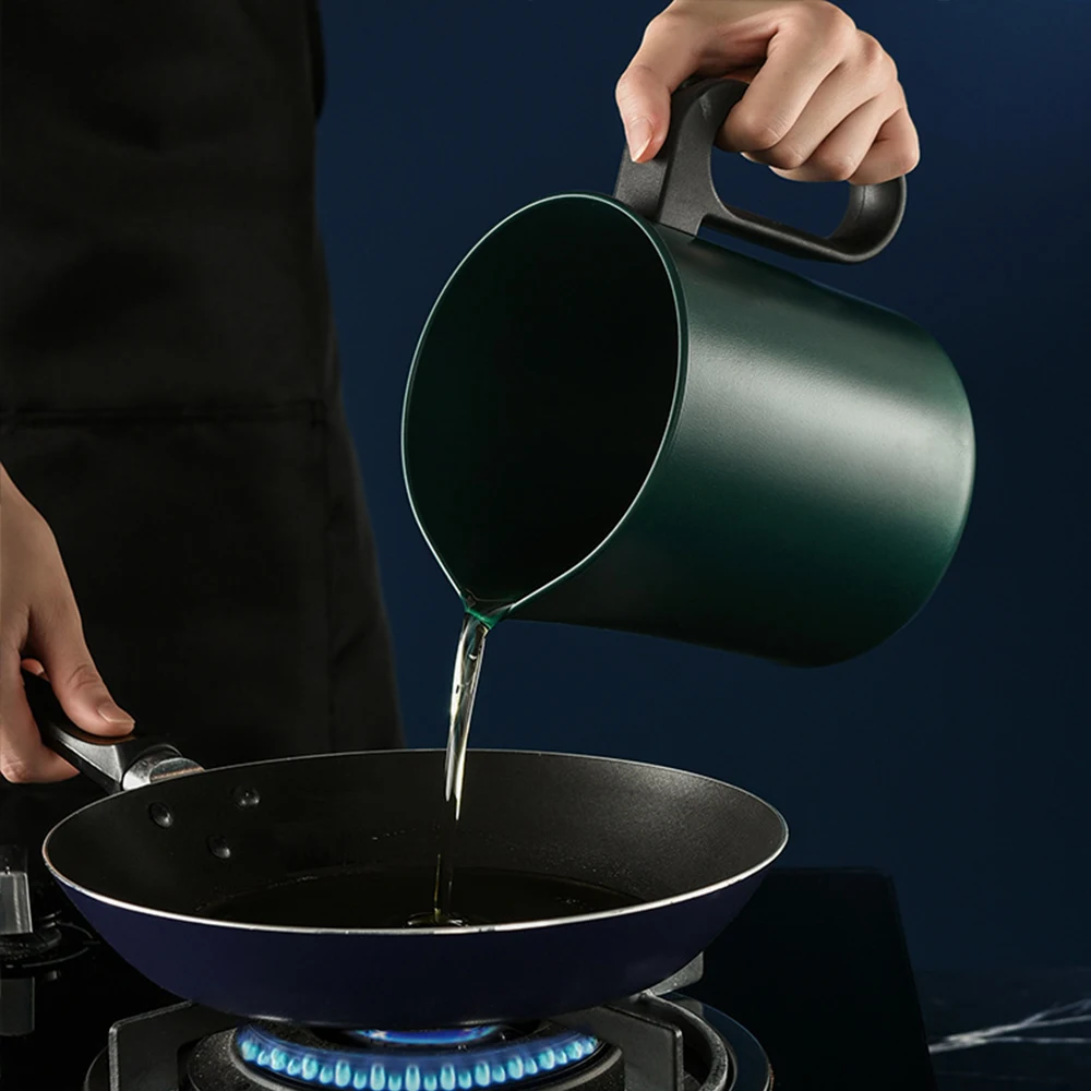 Oil Strainer Pot Grease Container Oil Storage Can Large Capacity Oil Separator Storage Tank With Fine Mesh Filter Kitchen Tools
Oil Strainer Pot Grease Container Oil Storage Can Large Capacity Oil Separator Storage Tank With Fine Mesh Filter Kitchen Tools