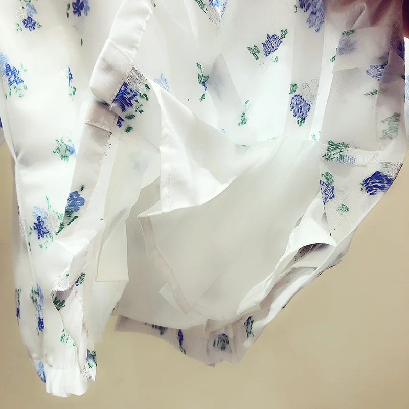 2021 Summer New Doll Collar Embroidery Floral Shirt Short Puff Sleeve Waist Slim Print Blouse Women's Fashion Tops Camisas Mujer
2021 Summer New Doll Collar Embroidery Floral Shirt Short Puff Sleeve Waist Slim Print Blouse Women's Fashion Tops Camisas Mujer