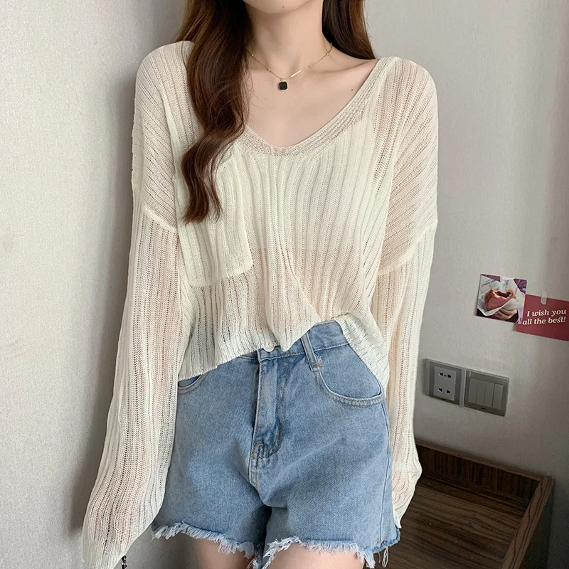 Summer Korean Fashion Style V-Neck Loose Thin Micro-Permeable Knit Long Sleeve Top Sweater Womens Sunscreen Basic Pullover
Summer Korean Fashion Style V-Neck Loose Thin Micro-Permeable Knit Long Sleeve Top Sweater Womens Sunscreen Basic Pullover