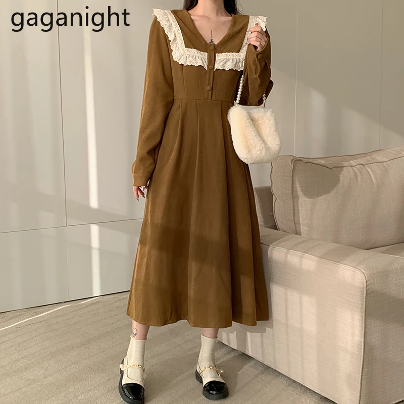Gaganight Women Black Corduroy Dress Female 2021 Autumn and Winter New French Retro Temperament Lace Stitching Waist Long Dress 
Gaganight Women Black Corduroy Dress Female 2021 Autumn and Winter New French Retro Temperament Lace Stitching Waist Long Dress