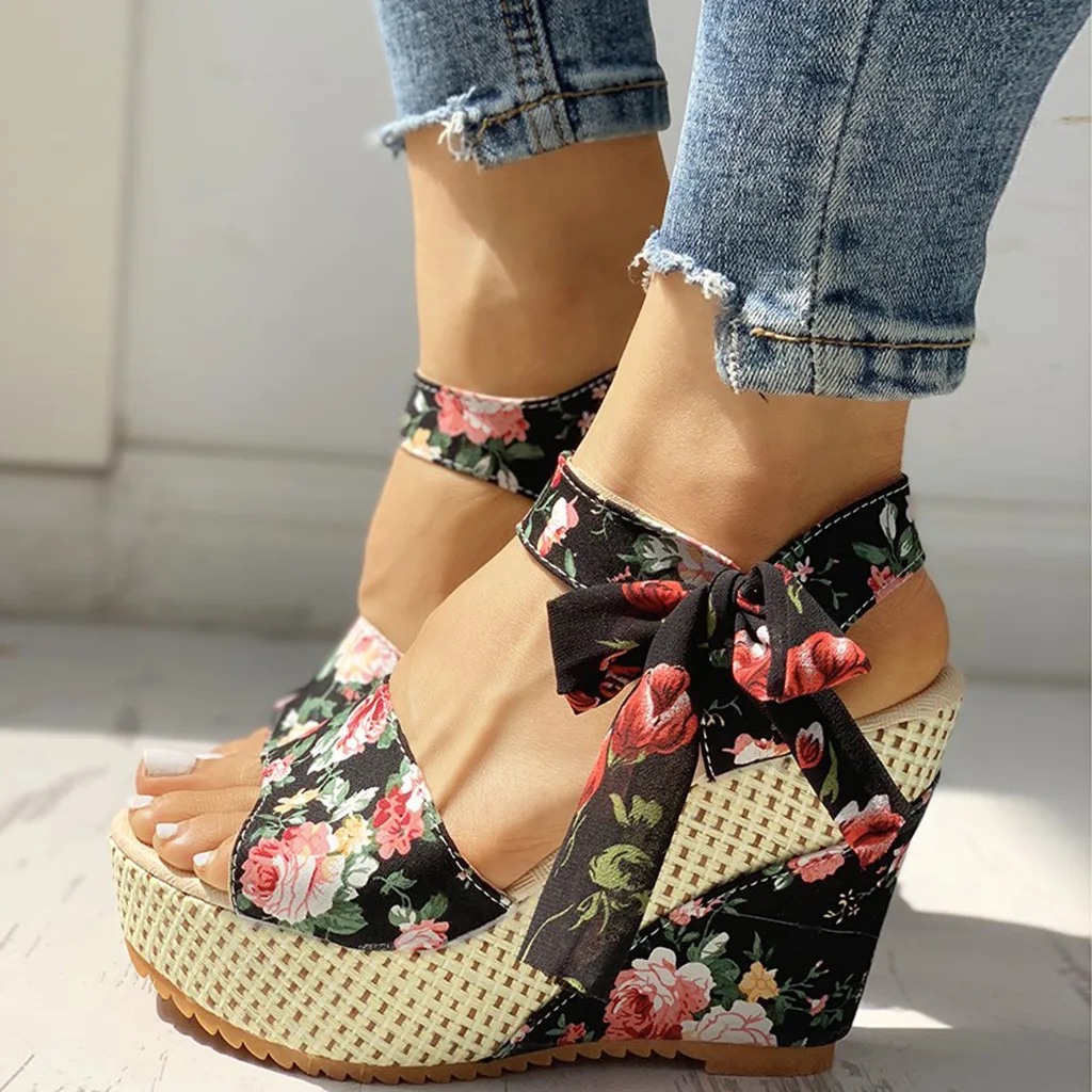 Ladies Wedge Summer Sandals Women Open Toe Floral Print Platform Bohemian High Heel Sandals Fashion Ankle Strap Ladies Shoes
Ladies Wedge Summer Sandals Women Open Toe Floral Print Platform Bohemian High Heel Sandals Fashion Ankle Strap Ladies Shoes