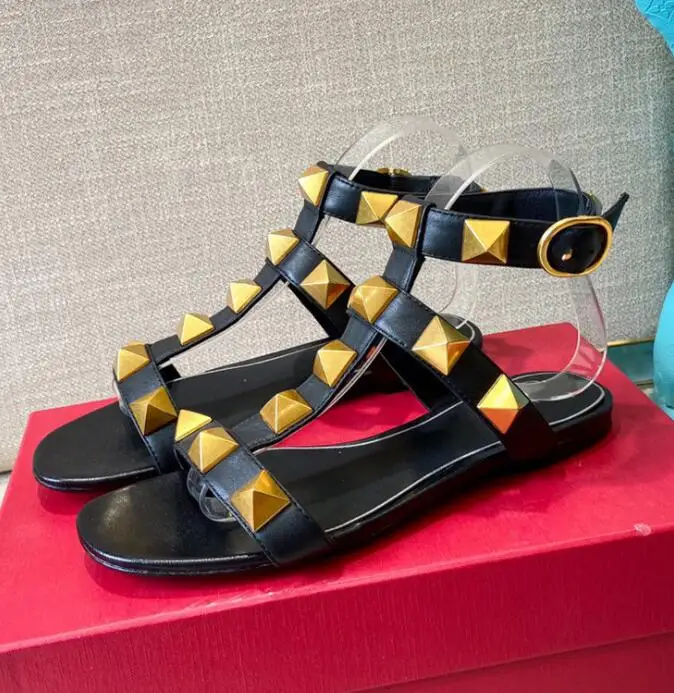 Luxury Brand Women Rivets Sandals 2021 New Summer Flat Bottom Sandals Big Rievts Genuine Leather Party Dress Shoes for Women 44
Luxury Brand Women Rivets Sandals 2021 New Summer Flat Bottom Sandals Big Rievts Genuine Leather Party Dress Shoes for Women 44